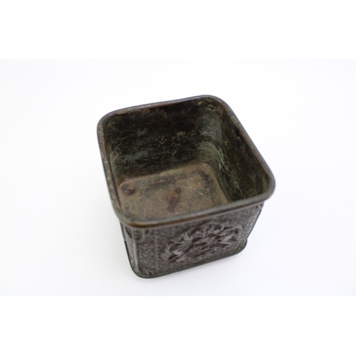 1152 - Chinese bronze Bat and Crane planter censor, Qing period, Xuande character mark, 9cm tall.