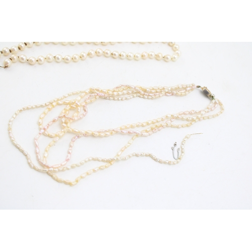 4 - A string of vintage cultured pearls, knotted with silver clasp, a/f string broken, and a four strand... 