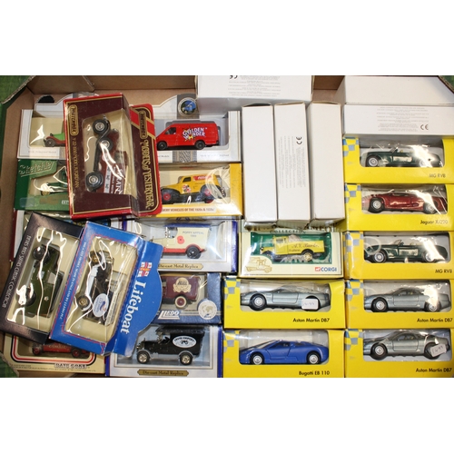 170 - A large collection of die cast metal collectors cars, lorries and vans in the original boxes and pac... 