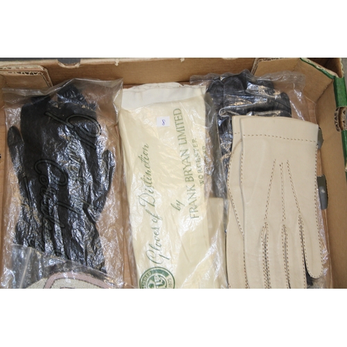 177 - A collection of lady's gloves to include kid leather and calf skin examples together with a vintage ... 