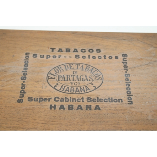 295 - A vintage Flor de Tabacos de Partagas Habana Super Cabinet Selection box No. 1 for 100 cuban cigars ... 