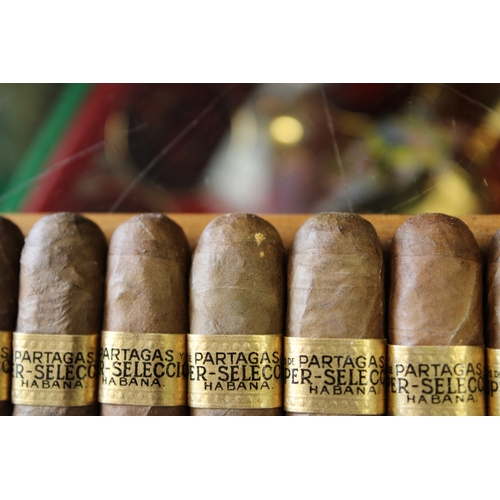 295 - A vintage Flor de Tabacos de Partagas Habana Super Cabinet Selection box No. 1 for 100 cuban cigars ... 
