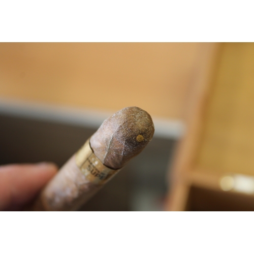 295 - A vintage Flor de Tabacos de Partagas Habana Super Cabinet Selection box No. 1 for 100 cuban cigars ... 