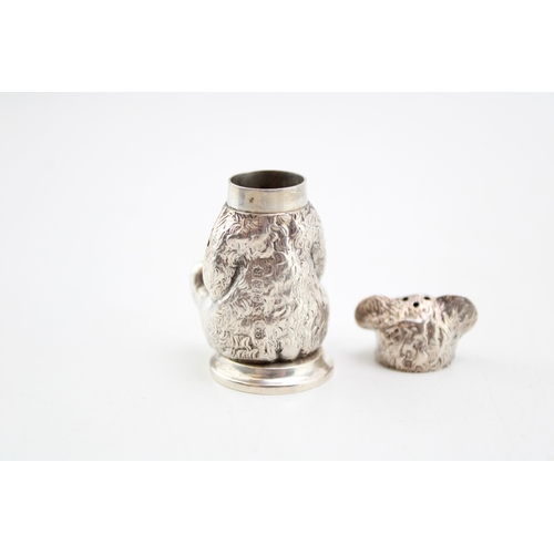 139 - An early 20th century novelty silver pepperette or pepper pot, in the form of a seated teddy bear, C... 