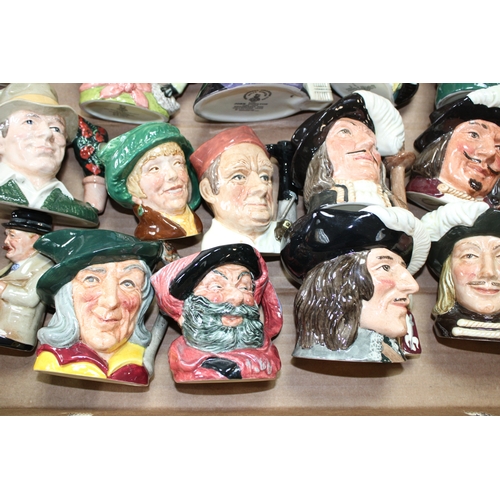 185 - Small Royal Doulton character jugs to include Walrus and the Carpenter, Pied Piper, Churchill and ot... 