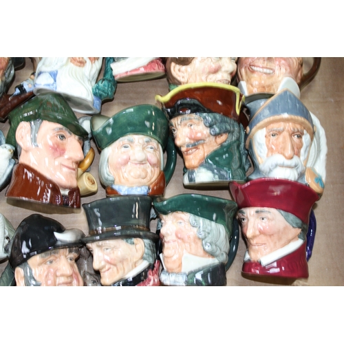 186 - Small Royal Doulton character jugs to include Neptune, Gone Away, Farmer John and others (19).