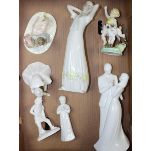 213 - Royal Doulton figures to include Hockey player HN4519, Prayers HN4378, Congratulations HN3351, Daybr... 