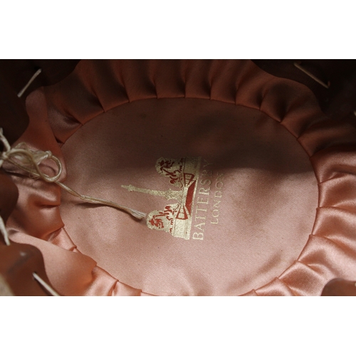 285 - A Battersby of London bowler hat, in metal hat box, opening 19.5cm x 15.5cm.