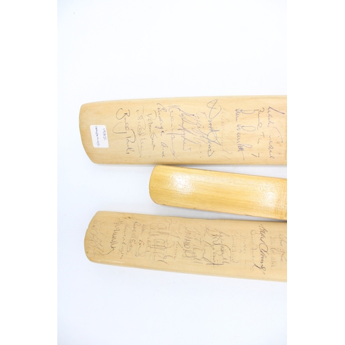 289 - Two signed small cricket bats, to include Hampshire 1982 and Nottingham 1981 with another similar (3... 