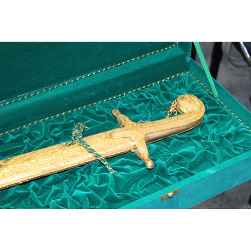 294 - Saudi Arabian Shamshir sword in presentation case, 100cm long.