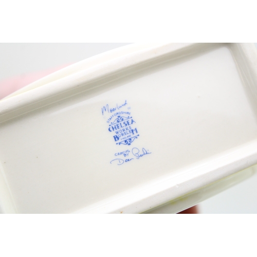 208 - Moorland Pottery Art Deco inspired tea set in the Crocus pattern, to include a teapot, a lidded suga... 