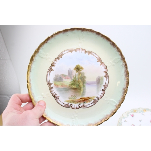 226 - A pair of Copeland Spode cabinet plates with floral sprays, gilt borders, 23cm diamete, with a plate... 