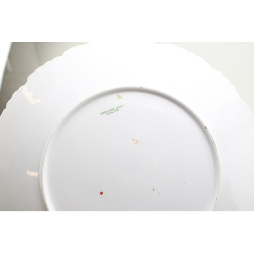 226 - A pair of Copeland Spode cabinet plates with floral sprays, gilt borders, 23cm diamete, with a plate... 