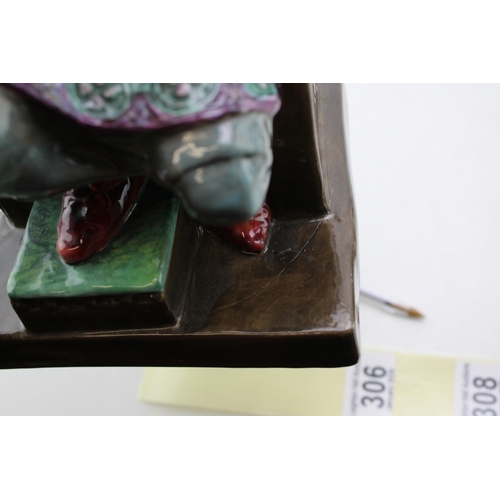 305 - Royal Doulton The Fiddler HN2171 together with The Old King HN2134