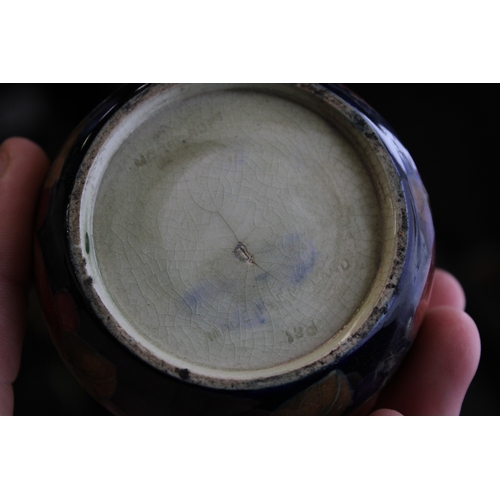 32 - Moorcroft Pomogranate ashtray, 8.5cm diameter.