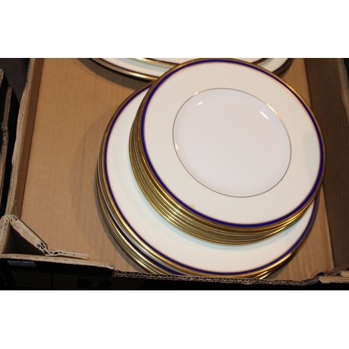 357 - Minton K 396 pattern dinner ware to include six 23cm side plates, six 19.5cm side plates, six 27cm d... 