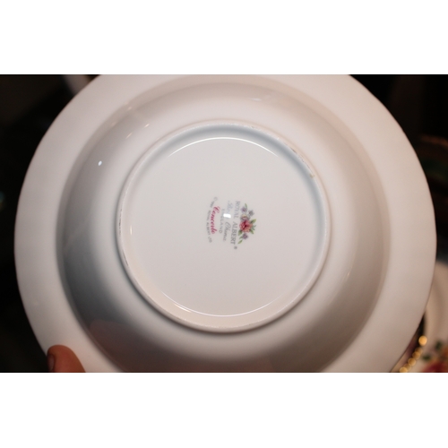 367 - Royal Albert Concerto pattern Dinnerware (24 pieces).