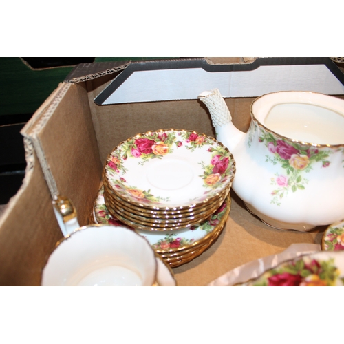 369 - Royal Albert 'Old Country Roses' pattern tea and dinner ware to include, teapot six trios, sandwich ... 