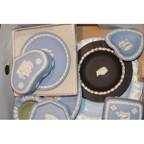 392 - A mixed collection of Wedgwood Jasperware and Queensware items to include, 8