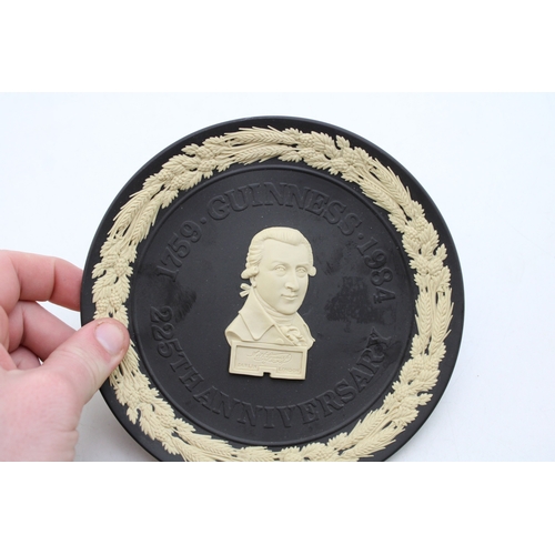 396 - Wedgwood Jasperware Guinness plate, 16.5cm diameter.