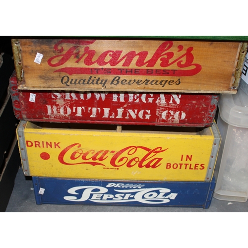 419 - A collection of four vintage American advertising bottle crates, for Coca Cola, Pepsi and other simi... 