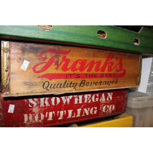 419 - A collection of four vintage American advertising bottle crates, for Coca Cola, Pepsi and other simi... 