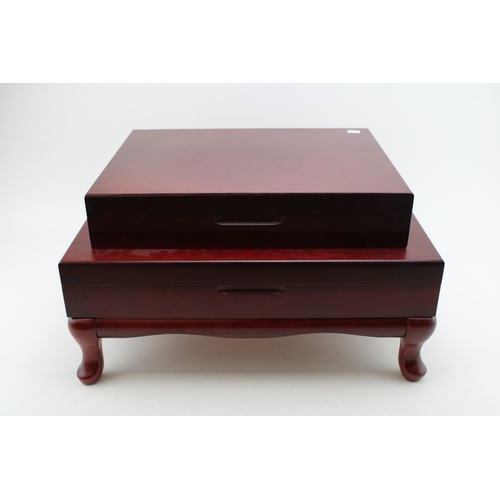 460A - Viners 58 piece canteen, service for 8 persons, silver plated, made in Sheffield, in original case o... 