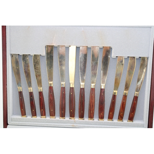 460A - Viners 58 piece canteen, service for 8 persons, silver plated, made in Sheffield, in original case o... 