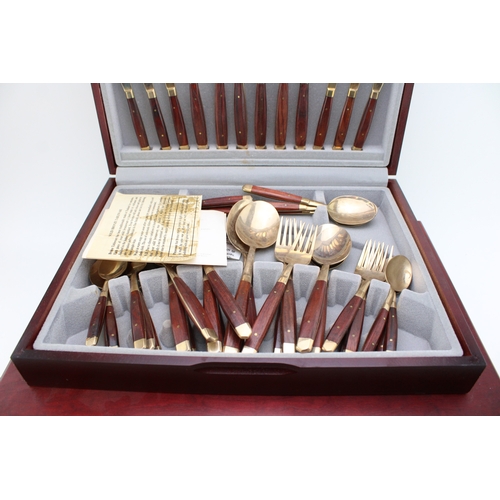 460A - Viners 58 piece canteen, service for 8 persons, silver plated, made in Sheffield, in original case o... 