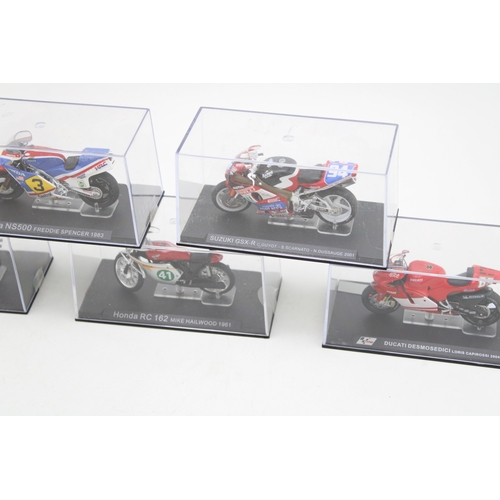 544 - A collection of 1/24 Deagostini die-cast, model motorcycles, (9).