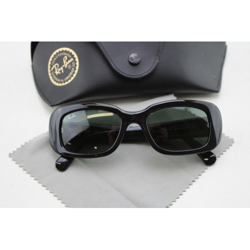 568 - A pair cased of Ray-Ban RB4122 women's rectangular sunglasses in polished black with green G-15 lens... 