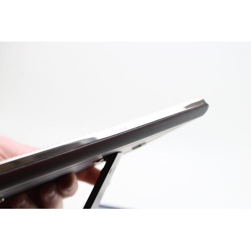 579 - Boxed sterling silver photo frame, by Carrs of Sheffield 2007, 13cm tall.