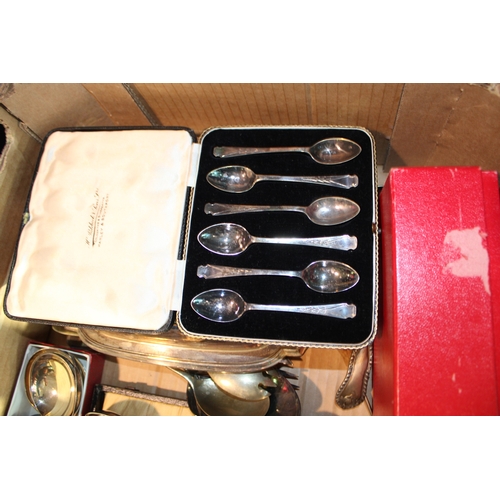 581 - Silver plated items to include cased spoons, serving dish and other similar items, (Qty).