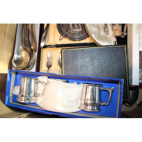 581 - Silver plated items to include cased spoons, serving dish and other similar items, (Qty).