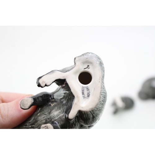 83 - Beswick badger family to include 3392, 3393 and 3394 (3).