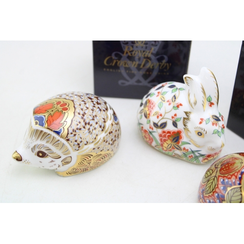 226 - A Royal Crown Derby paperweight, Orchard Hedgehog, exclusive for the Royal Crown Derby Collectors Gu... 