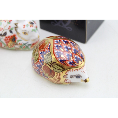 226 - A Royal Crown Derby paperweight, Orchard Hedgehog, exclusive for the Royal Crown Derby Collectors Gu... 