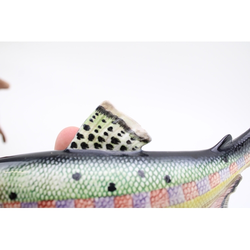 257 - Beswick Kangaroo 1160 with a Rainbow Trout 1246 (2 - latter af).
