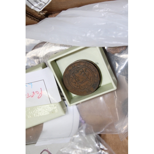 10 - Tray quantity of assorted world & UK coins, including a quantity of coins thought to be silver of va... 