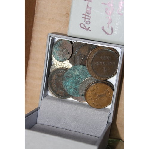 10 - Tray quantity of assorted world & UK coins, including a quantity of coins thought to be silver of va... 