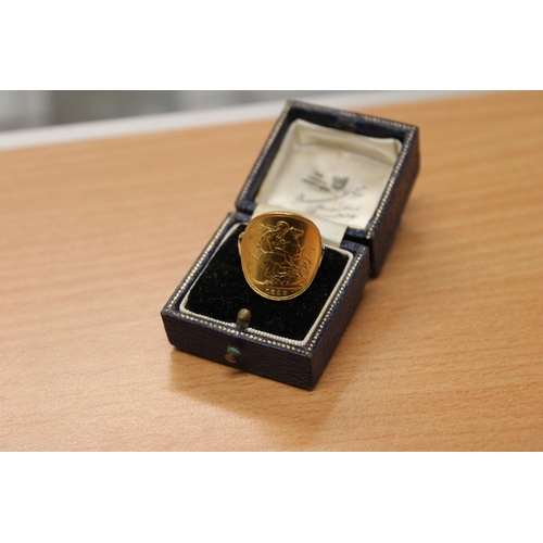 8 - 1899 FULL 22ct sovereign ring of curved form, the additional shank marked 9ct.  Gross weight 9g.