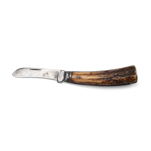 237 - An antique Sheffield-made flat cap pruning pcoket knife, stag antler handle, 7cm blade, 18cm in tota... 