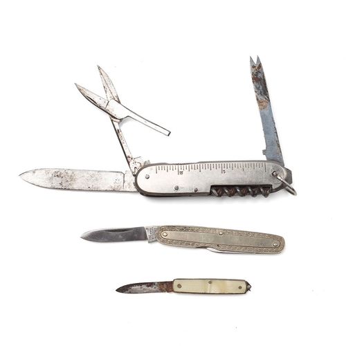 244 - An anglers / fisherman's multitool pocket knife with hook sizes engraved on scales, with measure in ... 