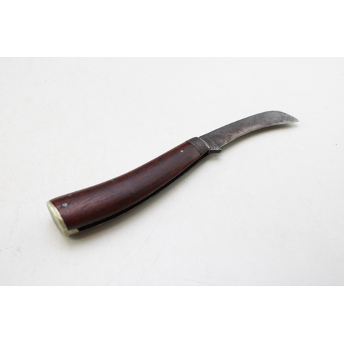 224 - A Johnson Western of Sheffield flat cap pruner pocket knife, wooden handles, stamped to blade, some ... 