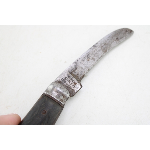 228 - W Saynor flat cap pruner pocket knife, 'Depend', stag handle, blade 5.5cm long, total length 16cm.