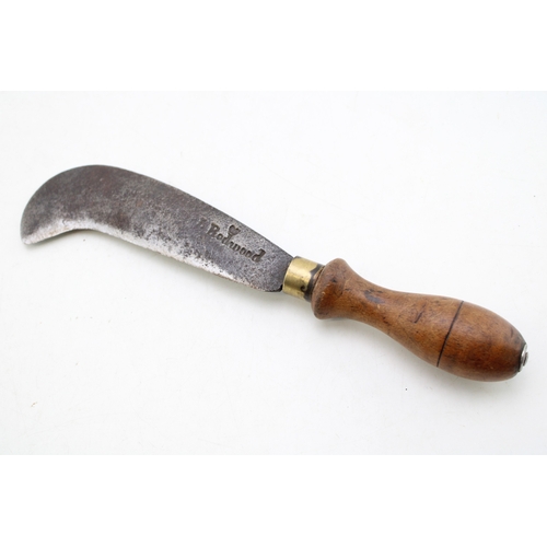 242 - A superb collection of antique billhooks to include  gentleman's and lady's billhooks comprising Vic... 