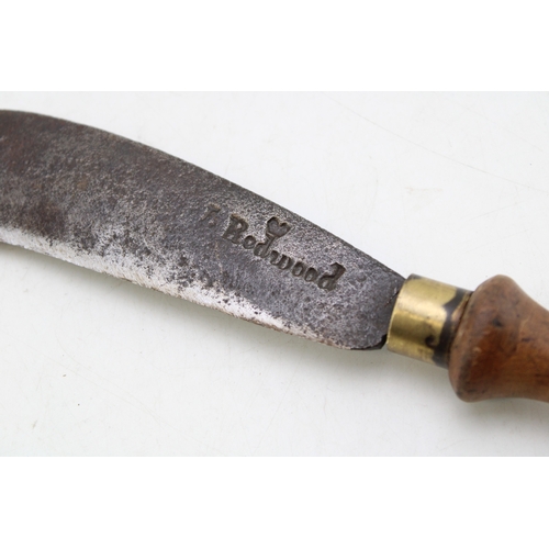 242 - A superb collection of antique billhooks to include  gentleman's and lady's billhooks comprising Vic... 