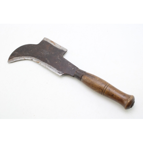 242 - A superb collection of antique billhooks to include  gentleman's and lady's billhooks comprising Vic... 