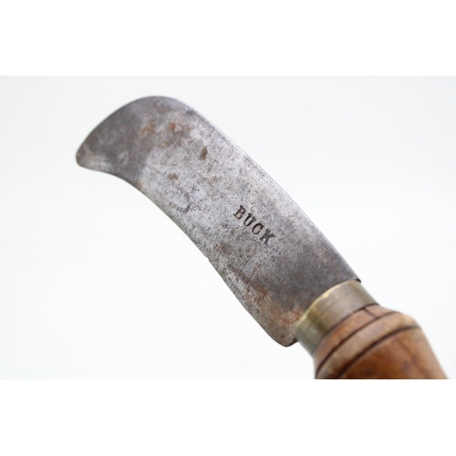 242 - A superb collection of antique billhooks to include  gentleman's and lady's billhooks comprising Vic... 