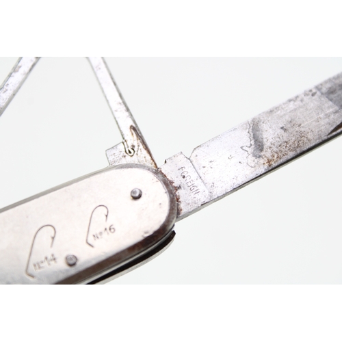 244 - An anglers / fisherman's multitool pocket knife with hook sizes engraved on scales, with measure in ... 
